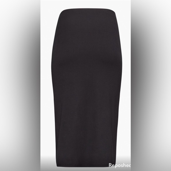 Aritzia Wilfred BLACK Janine Skirt ribbed body-con, size small - Picture 3 of 9